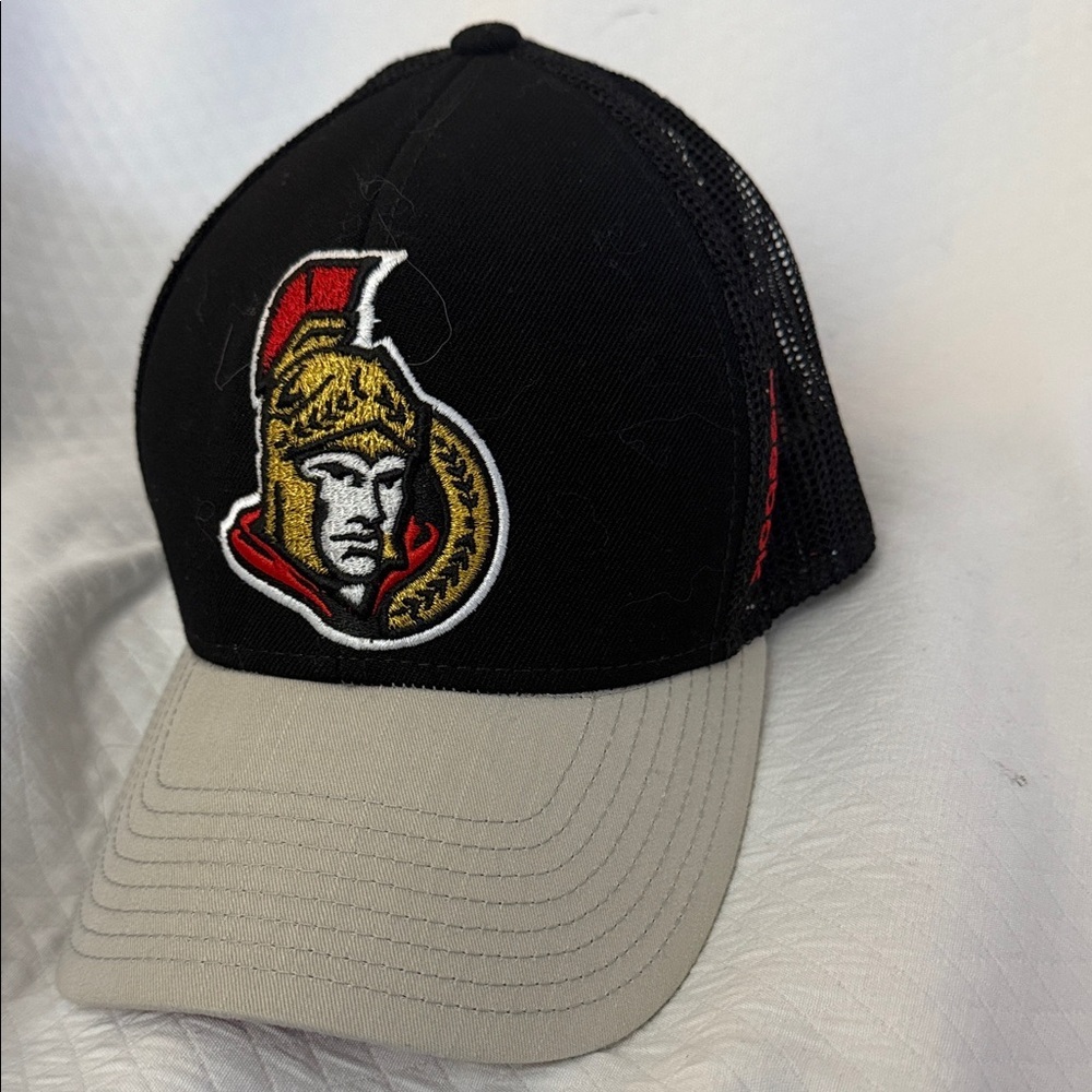 Ottawa Senators Reebok NHL Center Ice Trucker Hat Snapback Vintage w Hologram